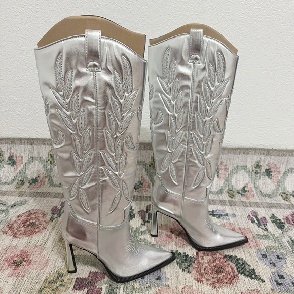 NEW Steve Madden Kinzee Pointed Toe Cowboy Boots - Picture 4 of 13